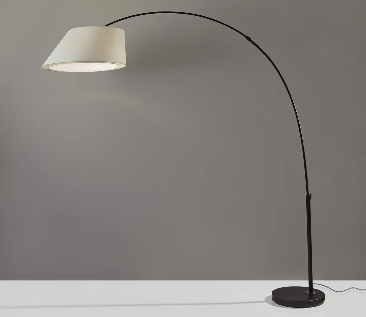Marene Black Floor Lamp - Thumbnail - Image 3