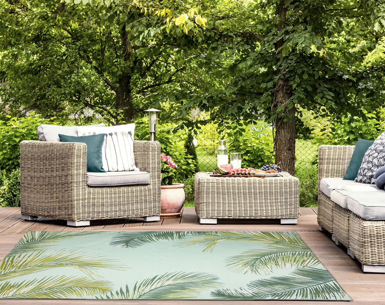 Marina Palms Aqua 4'10 x 7'6 Indoor/Outdoor Rug - Thumbnail - Image 5