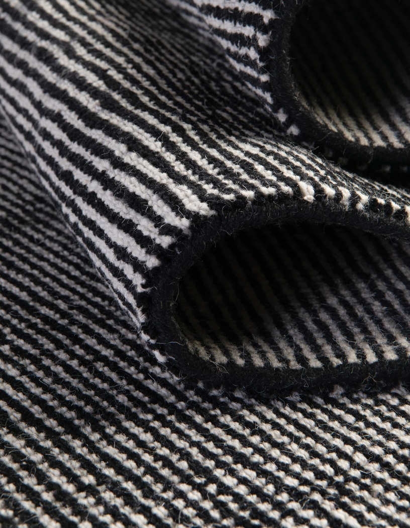 Marmot Black 5'1 x 8' Rug - Thumbnail - Image 7