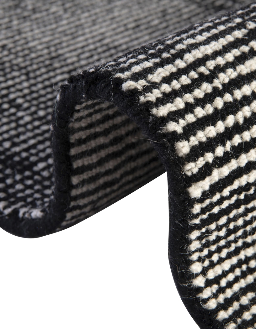 Marmot Black 6'1 x 9' Rug - Thumbnail - Image 5