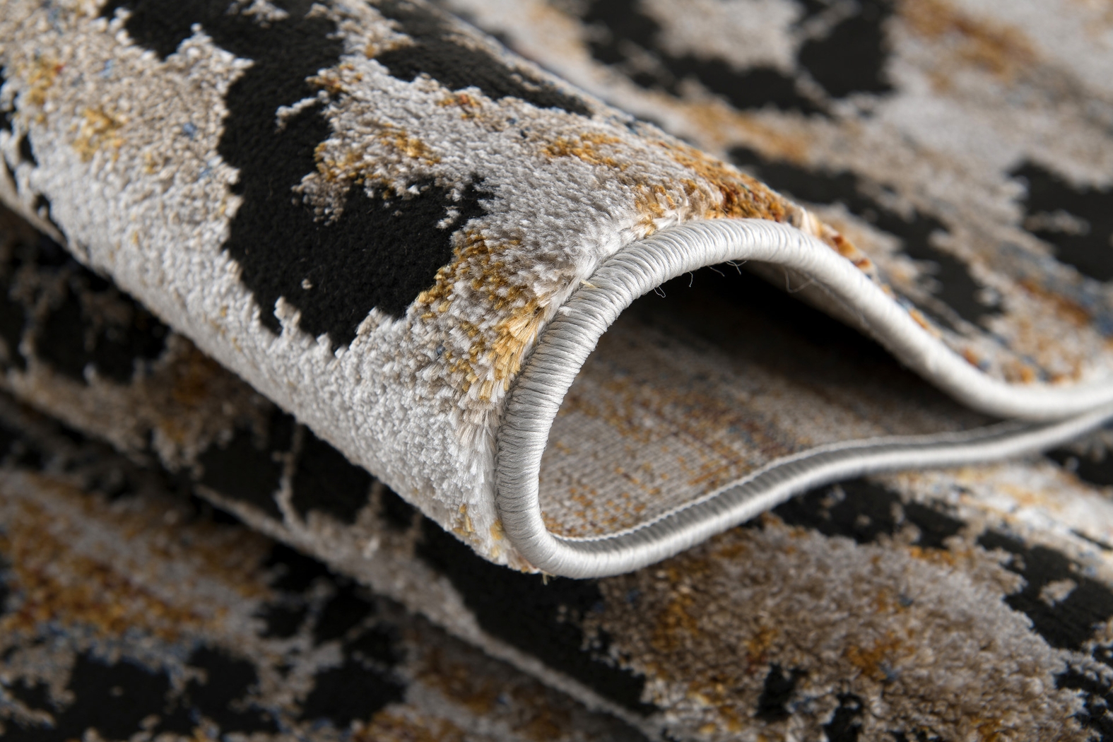 Marshbank Beige 5' x 7' Rug - Thumbnail - Image 3