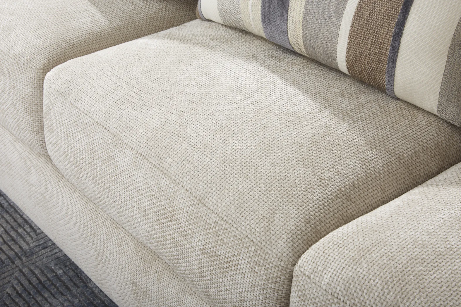 Martin Brown 2 Pc Living Room - Thumbnail - Image 8