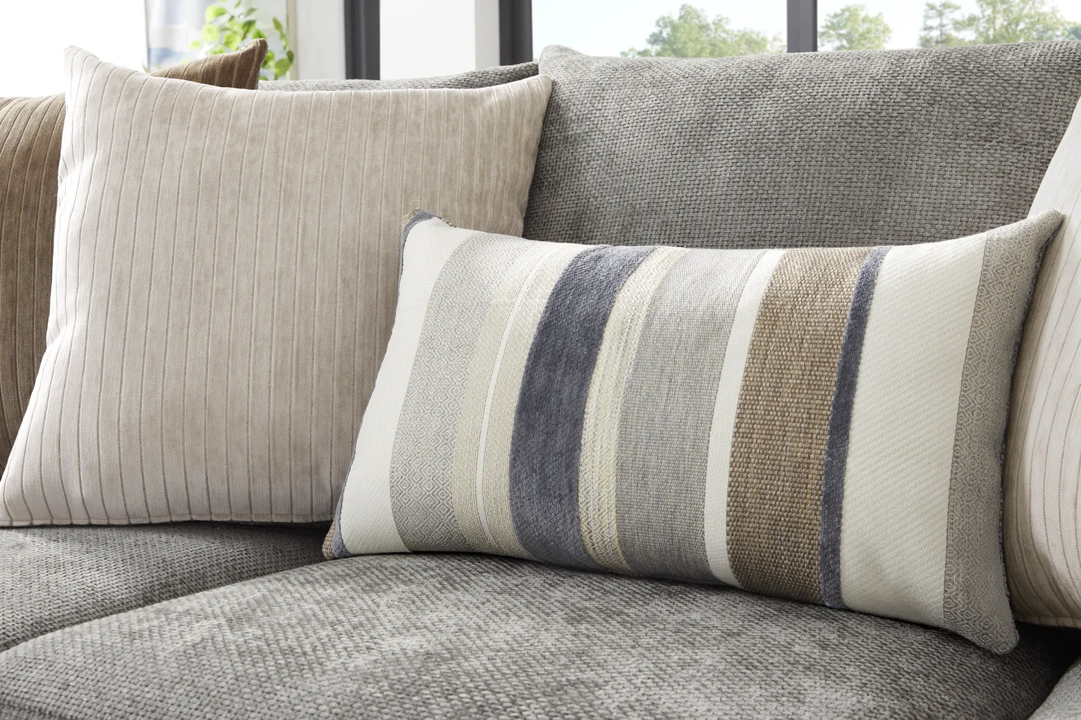 Martin Gray 2 Pc Living Room - Thumbnail - Image 6