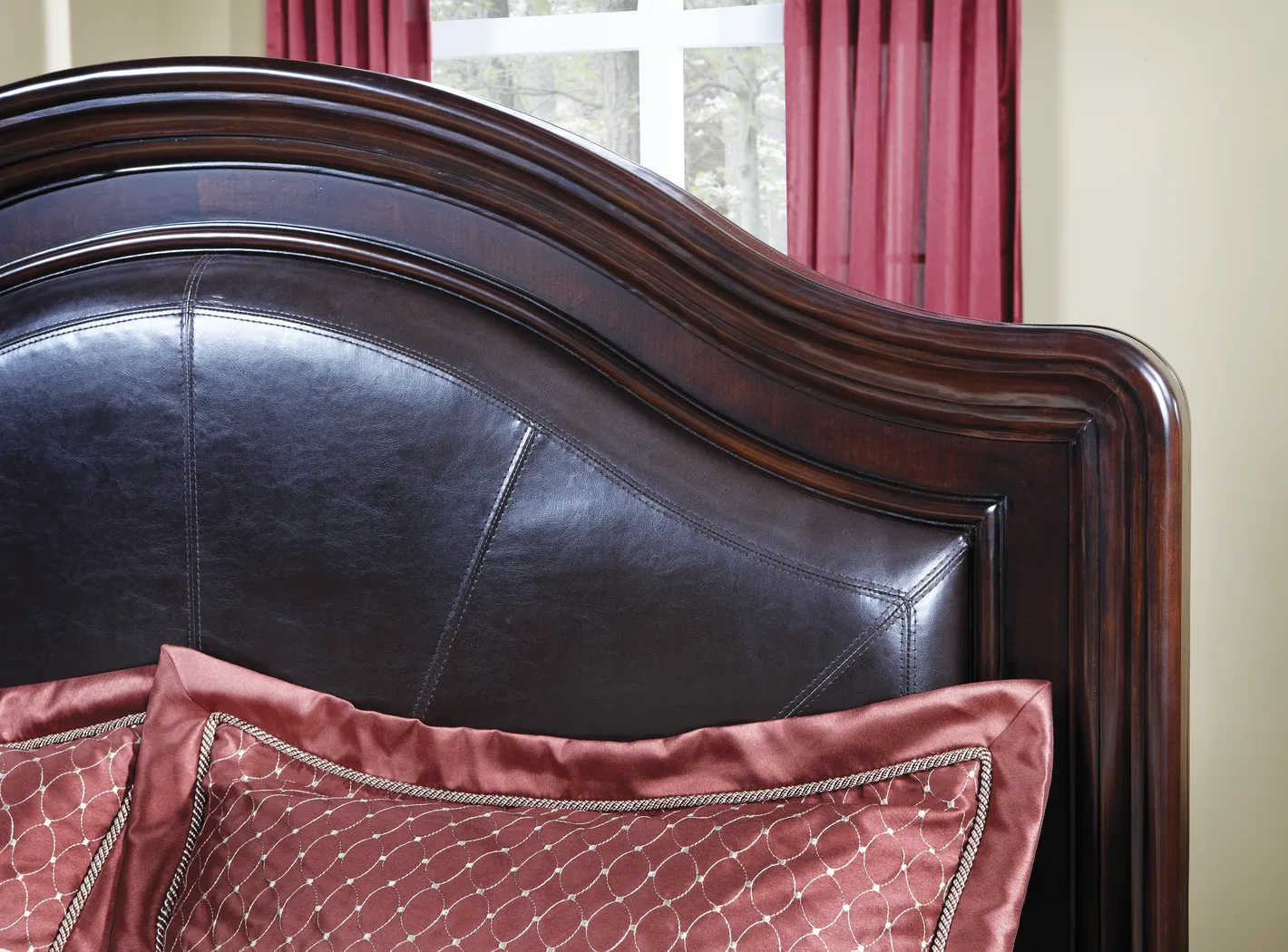 Martina 3 Pc Queen Bed - Thumbnail - Image 3