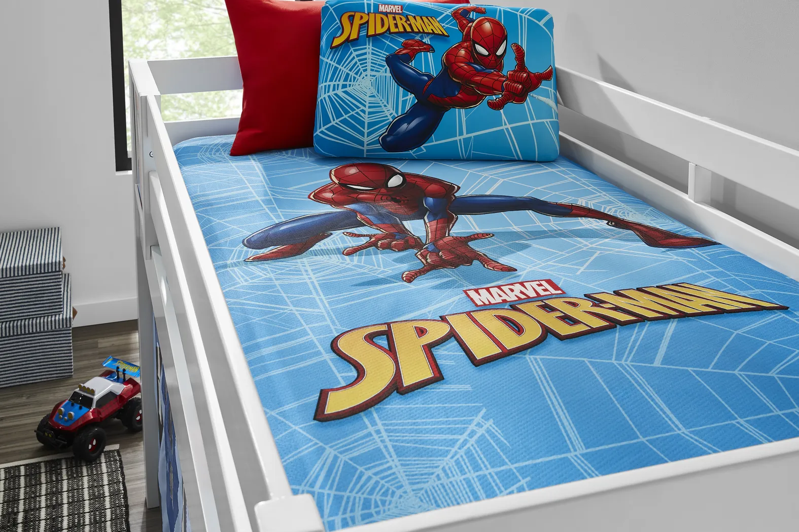Marvel Spider-Man Pillow - Thumbnail - Image 4