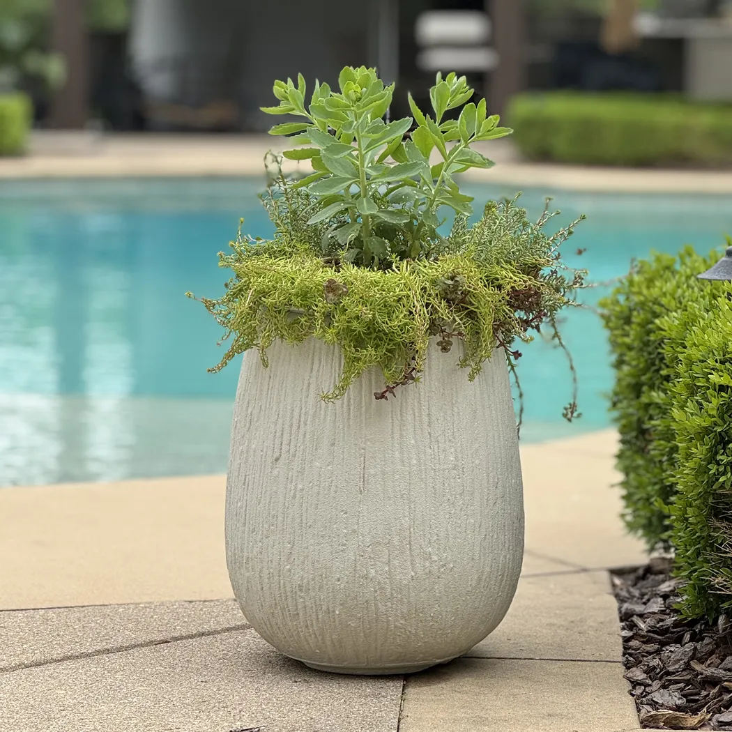 Matri White Outdoor Planter - Thumbnail - Image 2