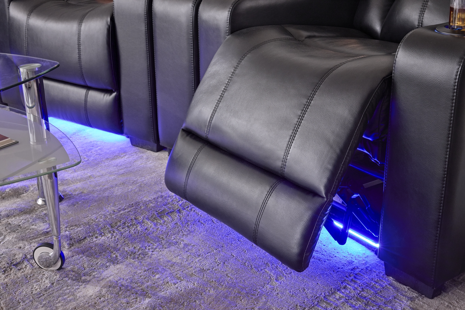 Maverick Black 5 Pc Dual Power Reclining Home Theater Sectional - Thumbnail - Image 8