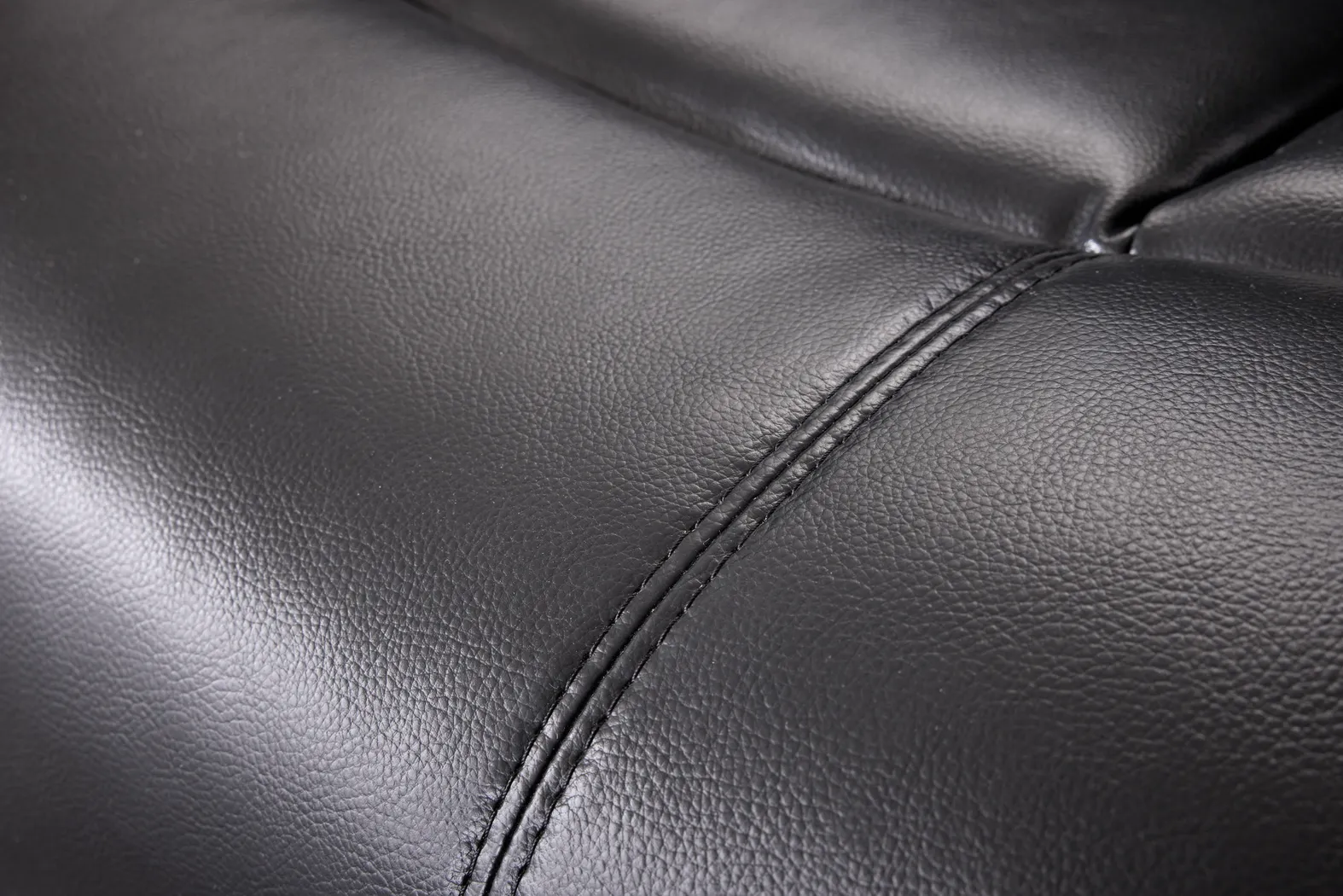 Maverick Black Dual Power Recliner - Thumbnail - Image 6