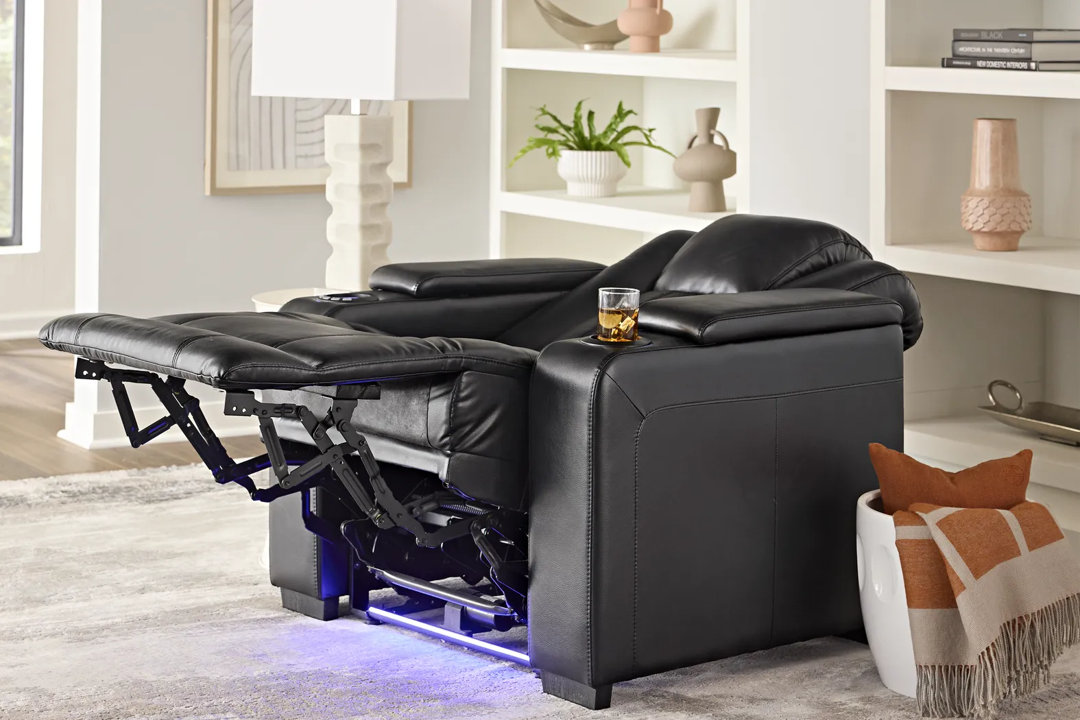 Maverick Black Dual Power Recliner - Thumbnail - Image 8