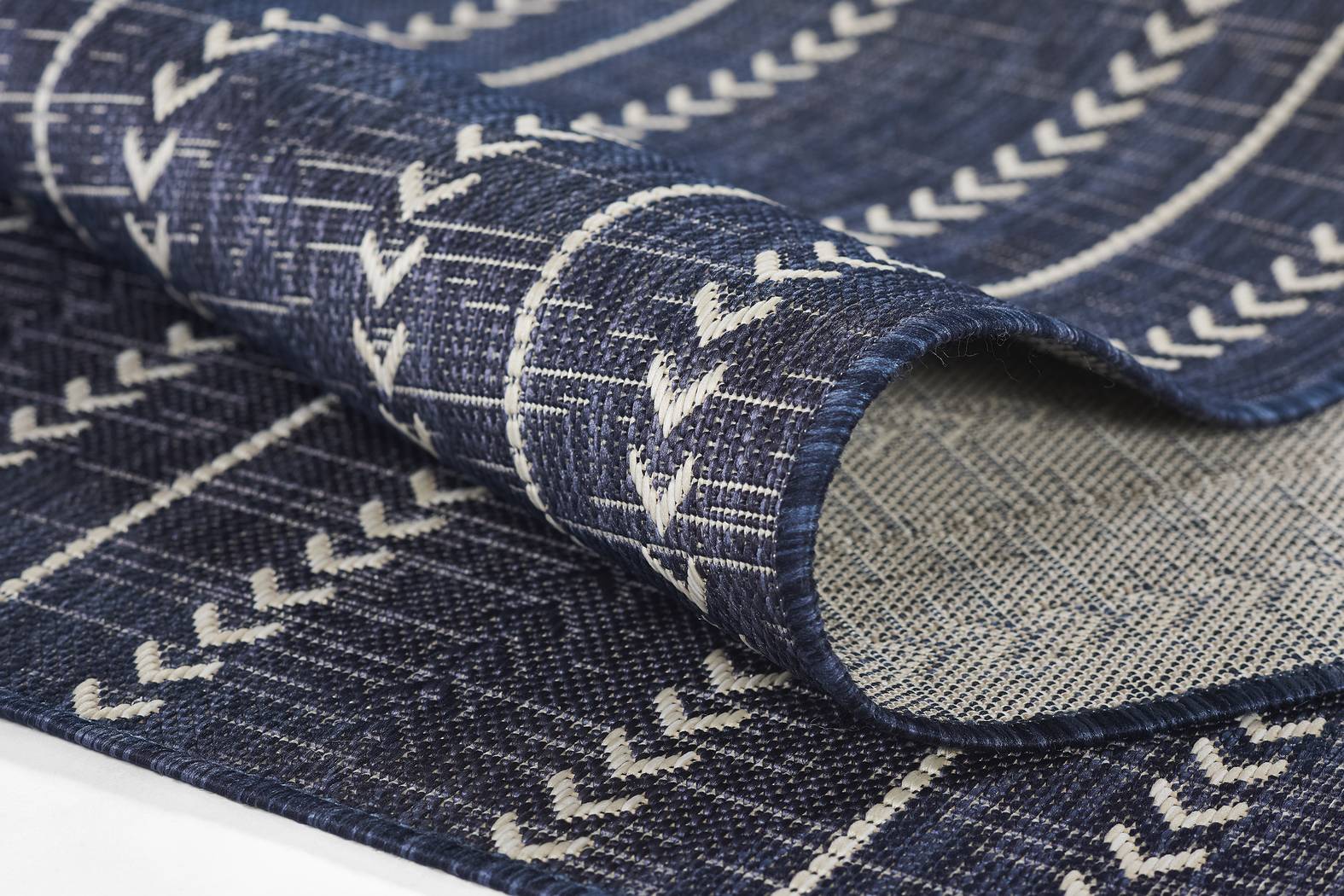 Mavi Navy 6'6 X 9' Indoor/Outdoor Rug - Thumbnail - Image 3