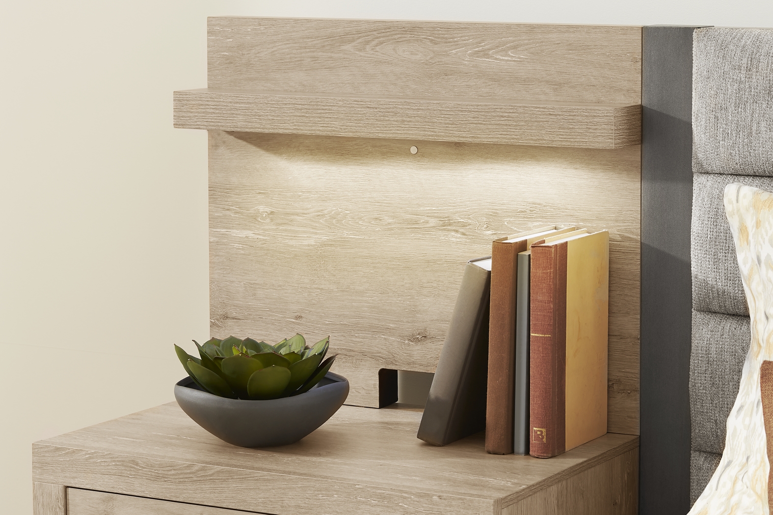 Maxton Place Natural 7 Pc King Bedroom - Thumbnail - Image 6