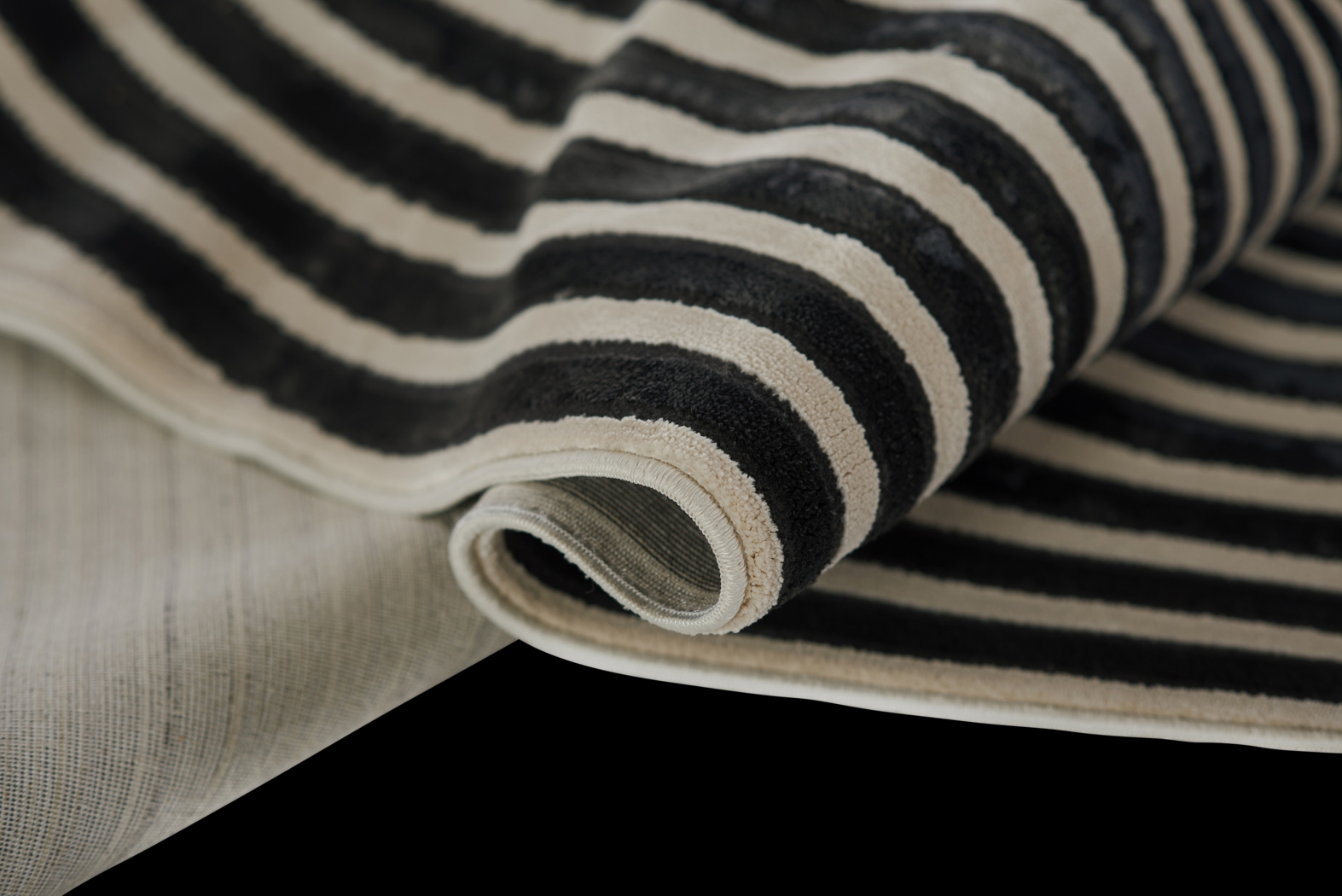 Mayzon Off-White 7'10 x 9'10 Rug - Thumbnail - Image 6