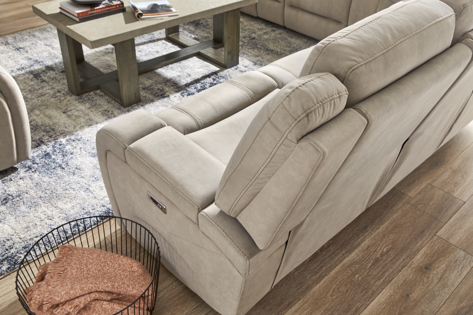 McKinley Beige 5 Pc Power Reclining Living Room - Thumbnail - Image 6