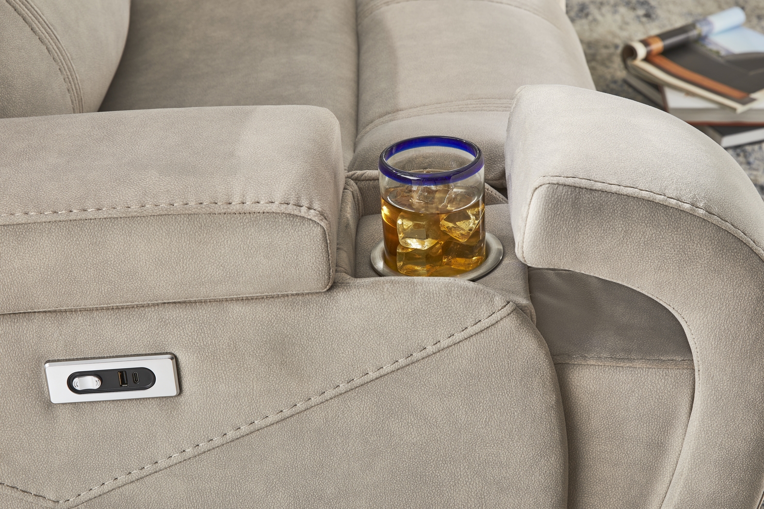 McKinley Beige 5 Pc Power Reclining Living Room - Thumbnail - Image 8