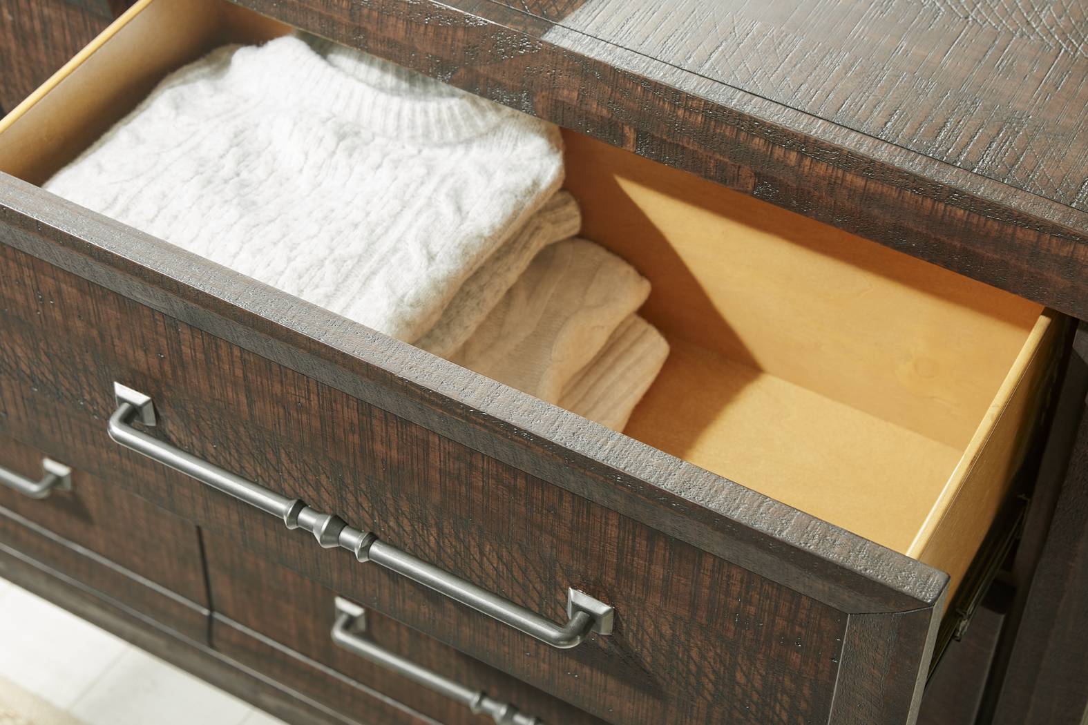 Mckinnon Dark Brown 5 Pc King Platform Bedroom - Thumbnail - Image 5