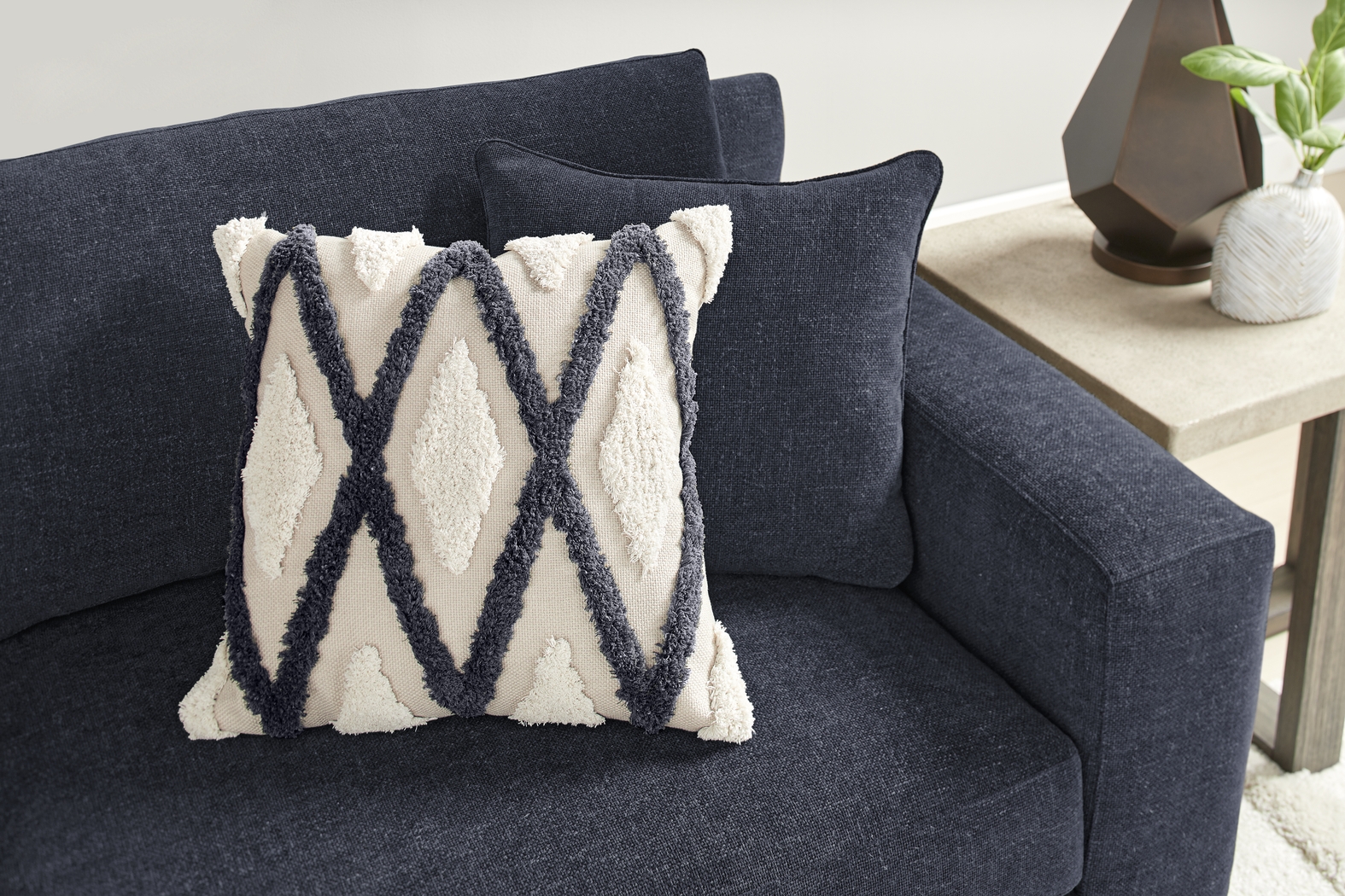 Melbourne Midnight 7 Pc Living Room with Gel Foam Sleeper Sofa - Thumbnail - Image 5