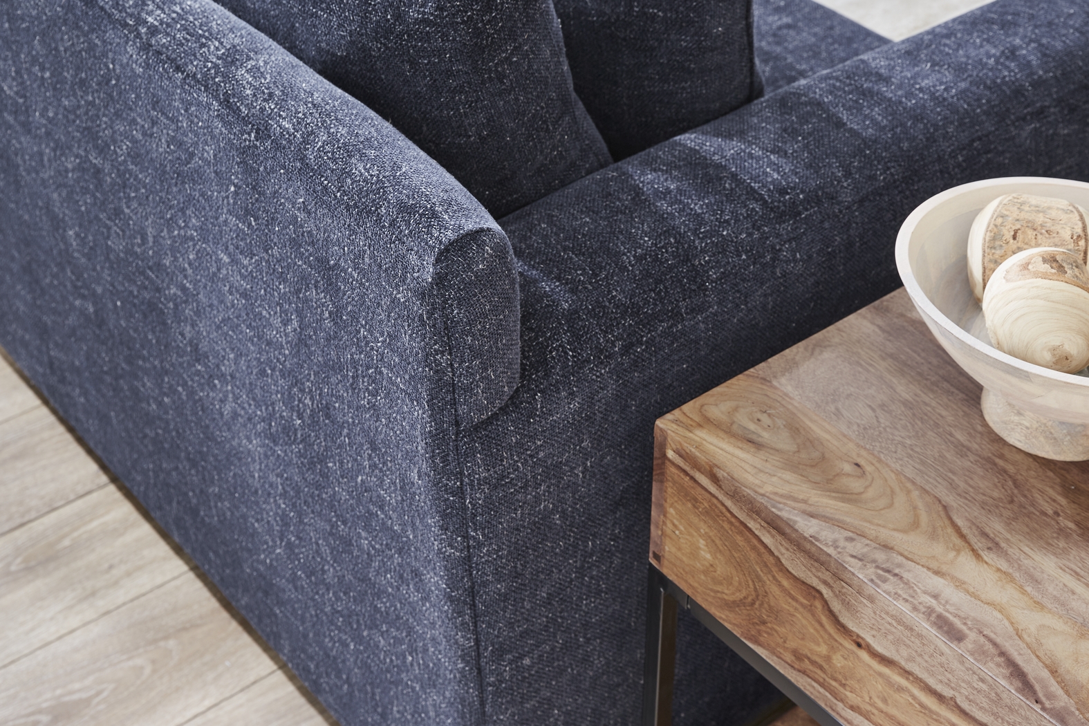 Melbourne Midnight Loveseat - Thumbnail - Image 4