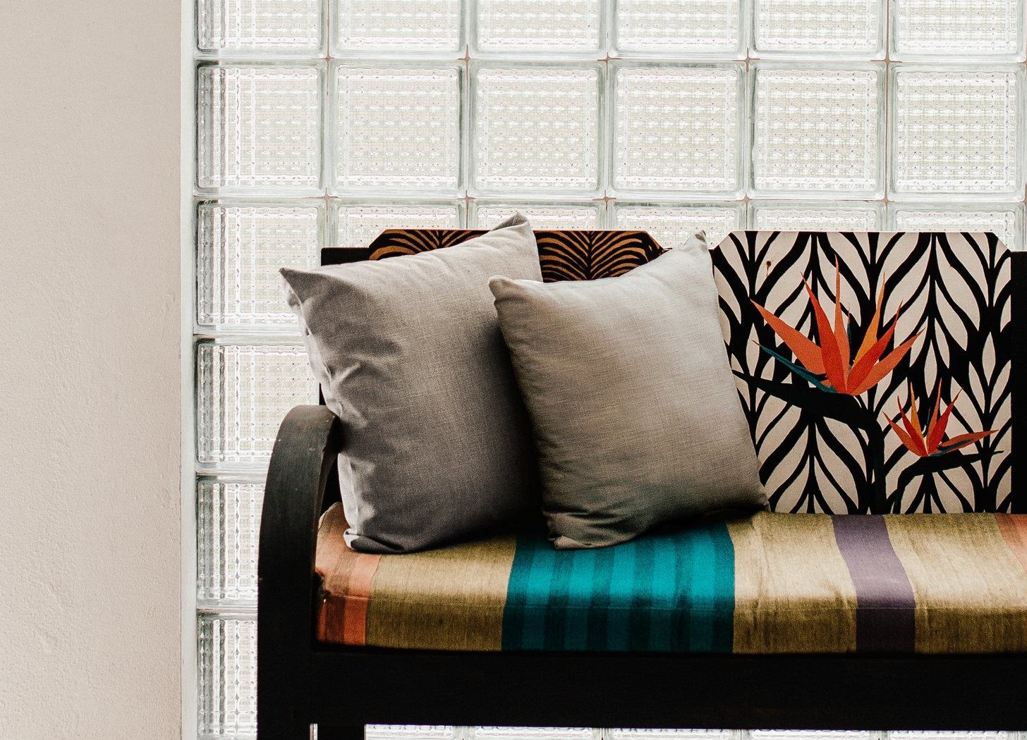 Melezio Beige Accent Pillow Set of 2 - Thumbnail - Image 2