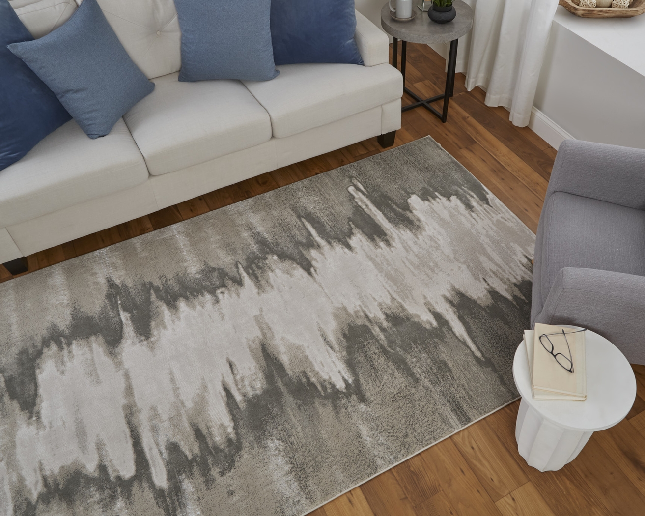 Mellonah Gray 5' x 8' Rug - Thumbnail - Image 4
