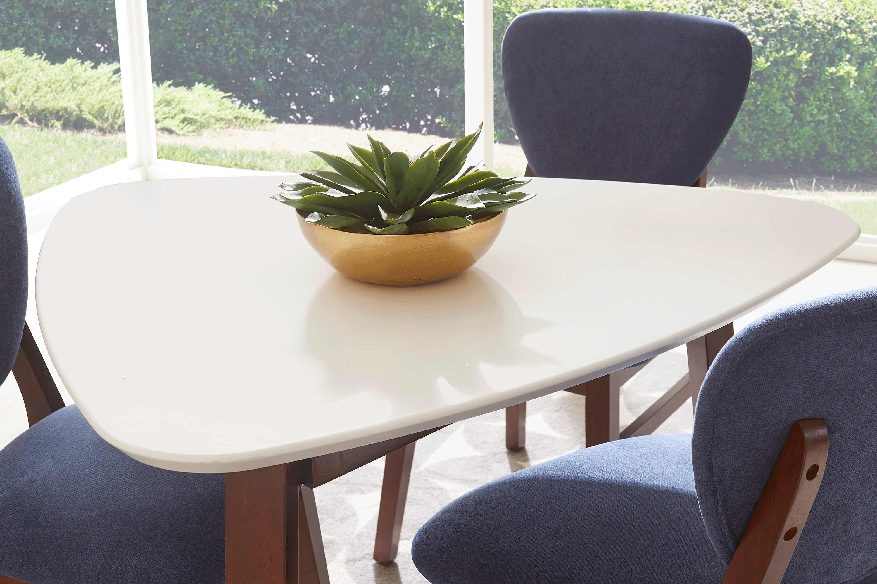 Melodina White 4 Pc Dining Room with Sky Chairs - Thumbnail - Image 2