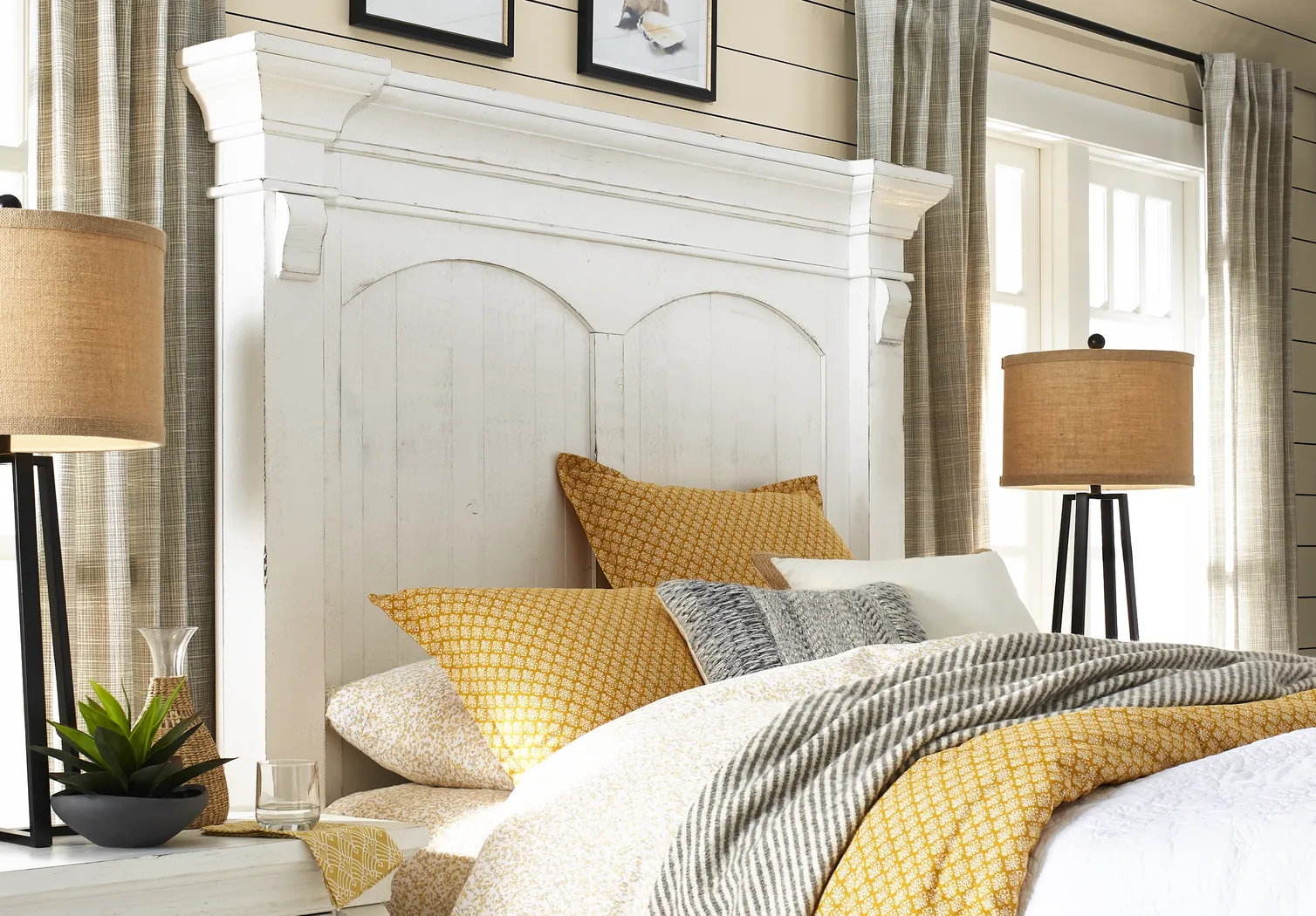 Mercer Estates White 8 Pc King Panel Bedroom - Thumbnail - Image 3