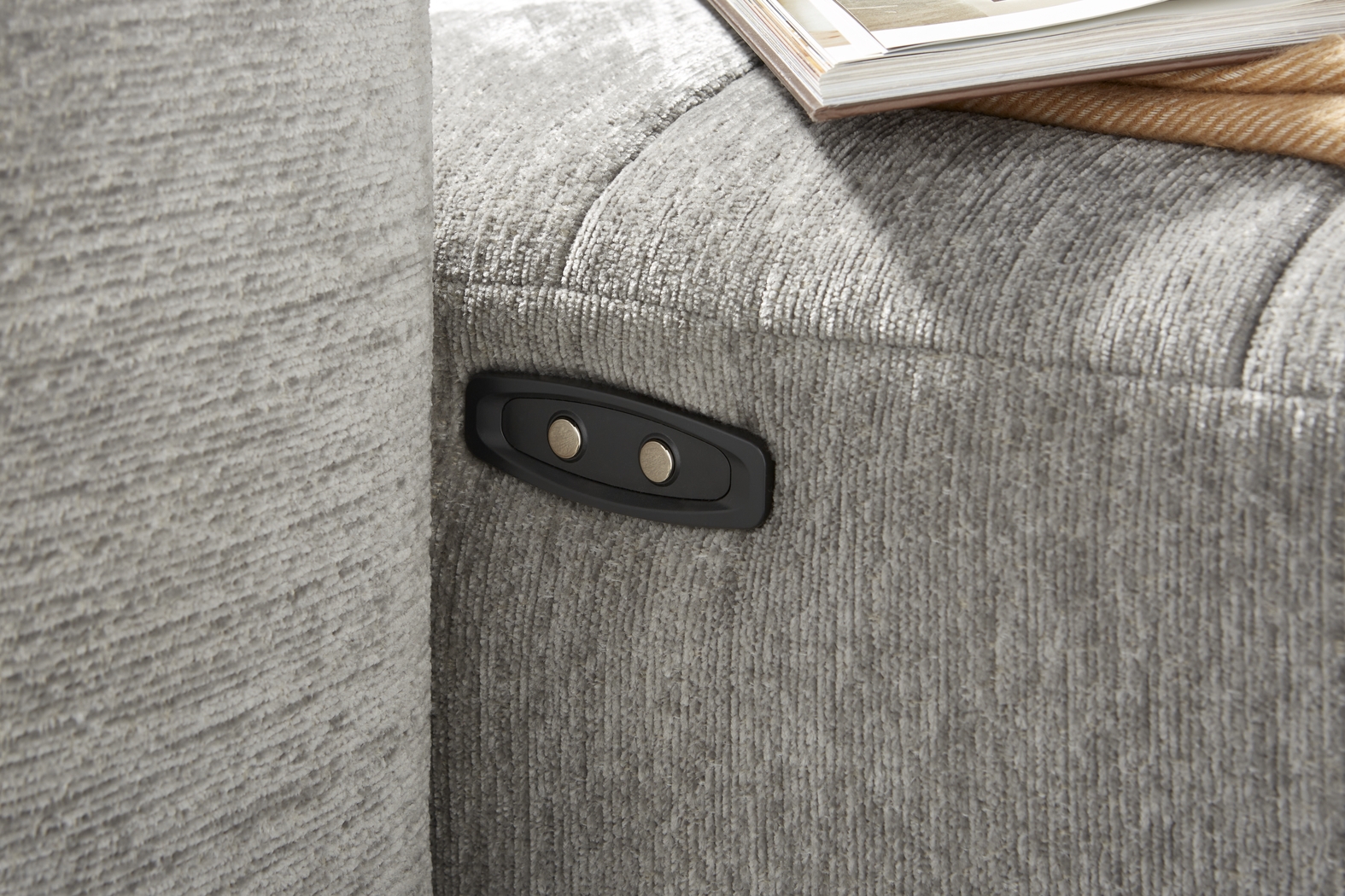 Meriwether Gray 3 Pc Power Slider Sectional - Thumbnail - Image 3