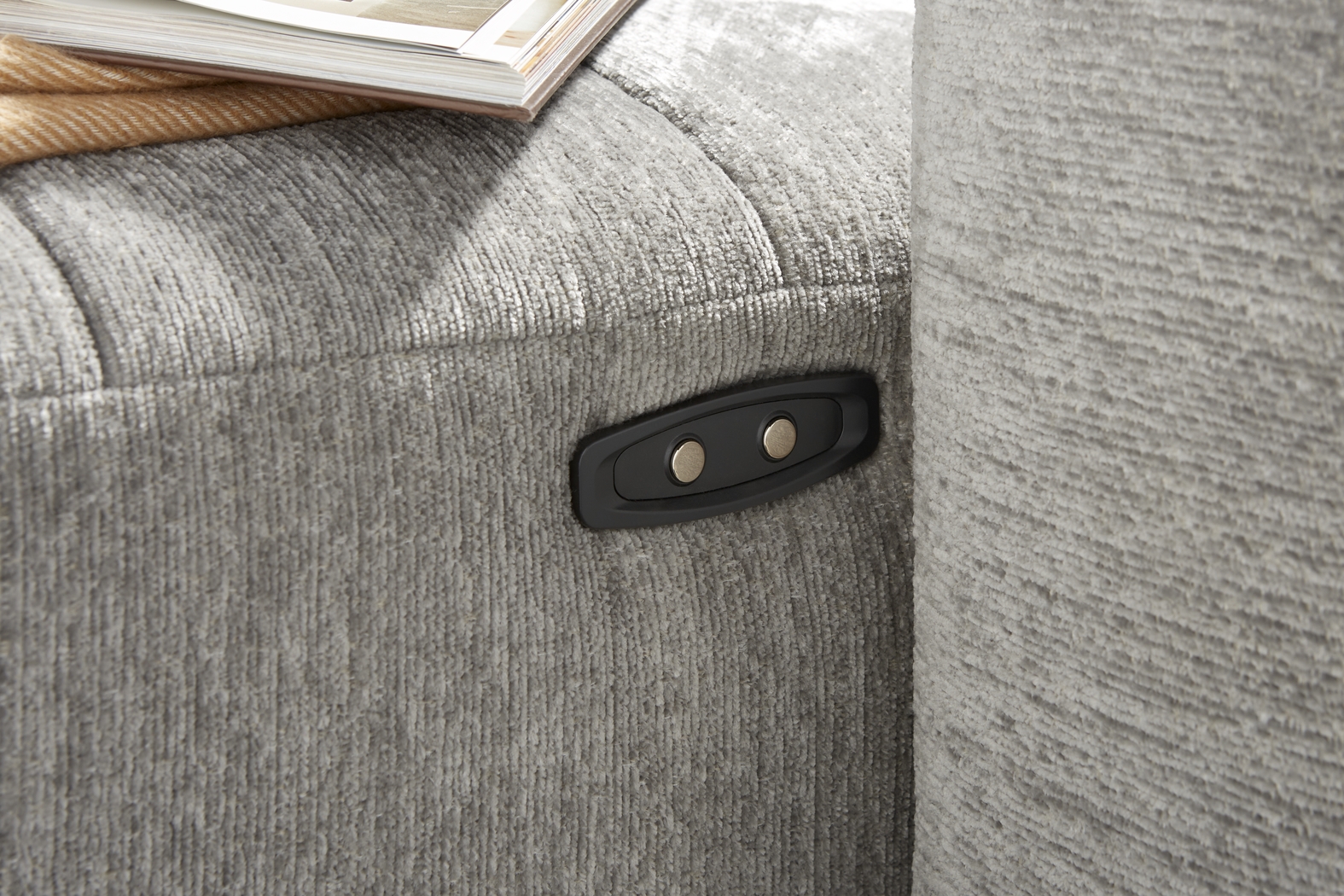 Meriwether Gray 6 Pc Power Slider Sectional - Thumbnail - Image 4