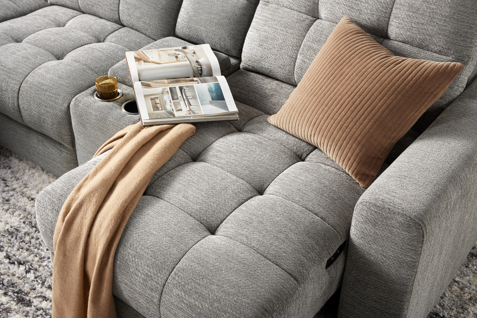 Meriwether Gray 6 Pc Power Slider Sectional - Thumbnail - Image 4