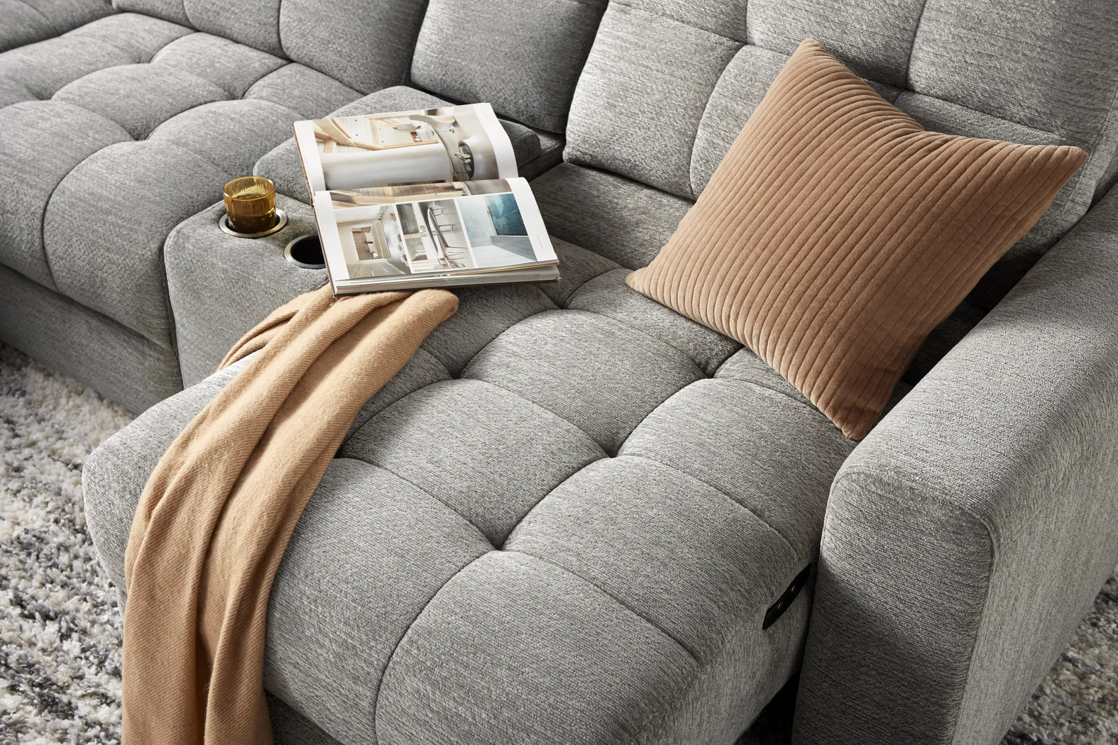 Meriwether Gray 7 Pc Power Slider Sectional - Image 7