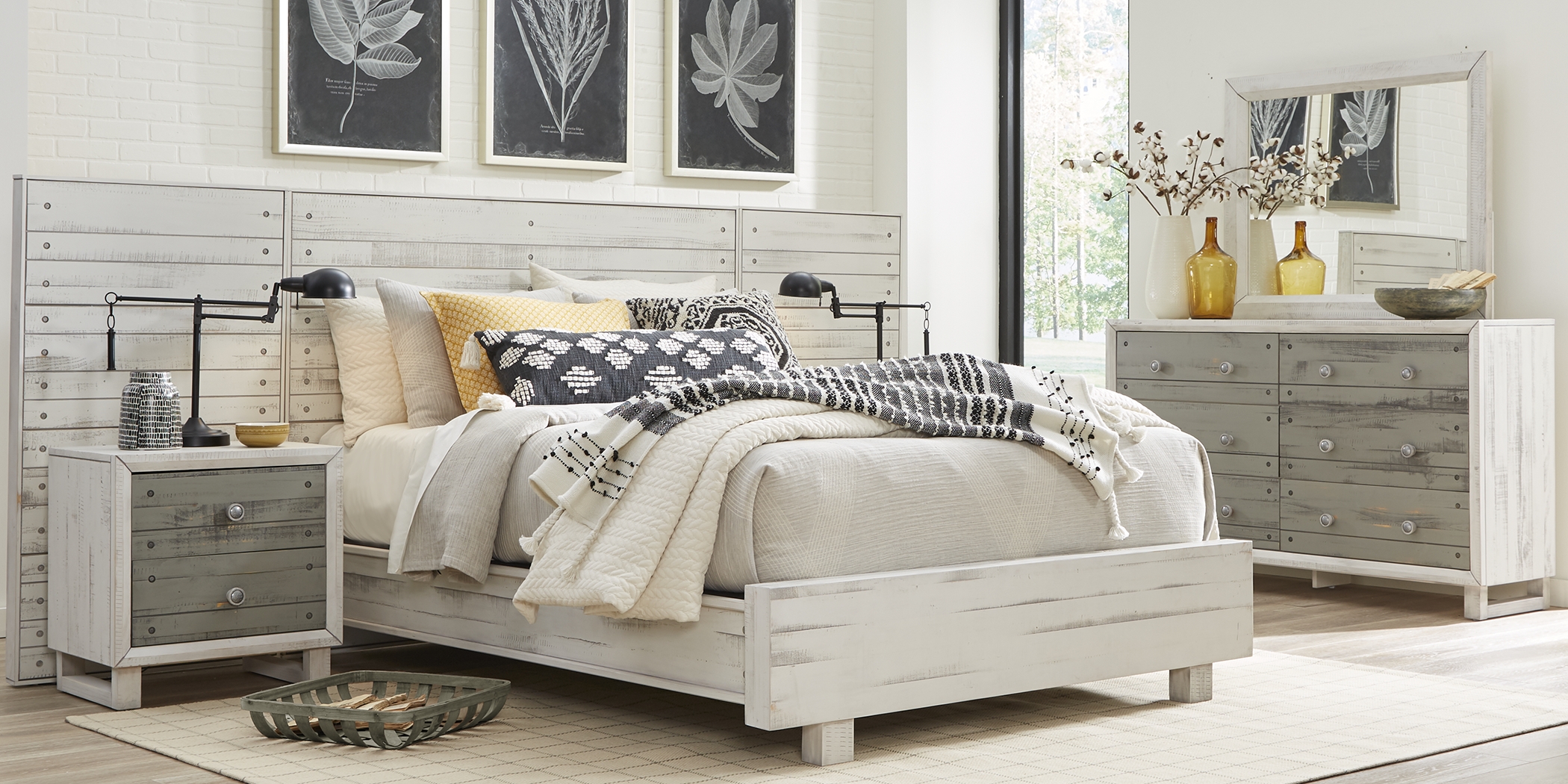 Merriwood Hills White 9 Pc King Wall Bedroom - Thumbnail - Image 2
