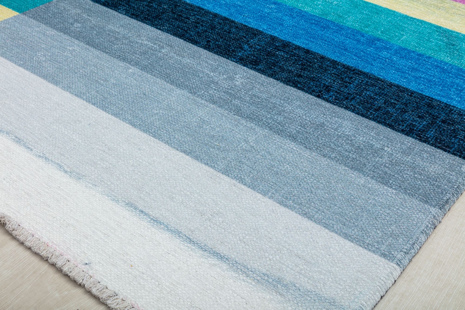 Mershi Multi 5'3 x 7' Rug - Thumbnail - Image 5