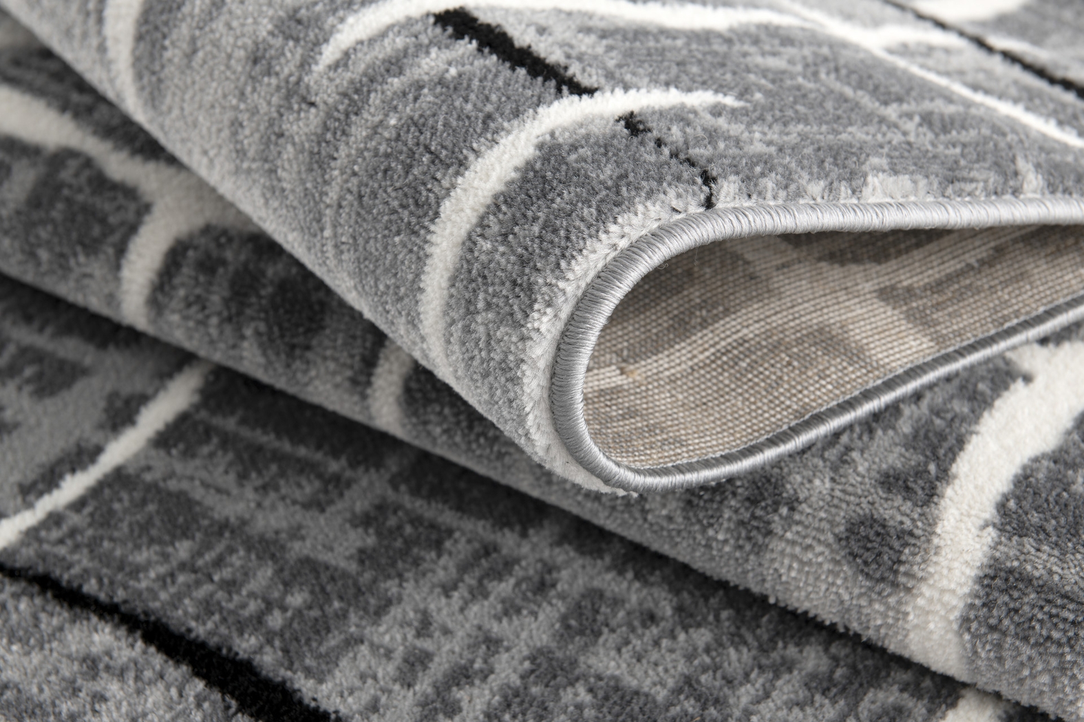 Metromont Gray 5' x 7' Rug - Thumbnail - Image 3