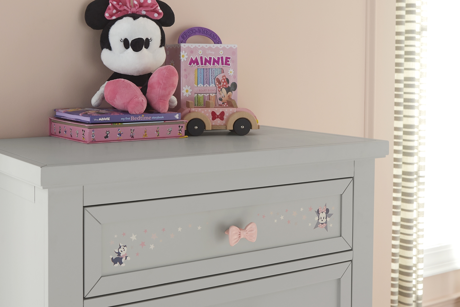 Mickey Mouse and Minnie Mouse Gray Chest with Classic Art - Thumbnail - Image 4