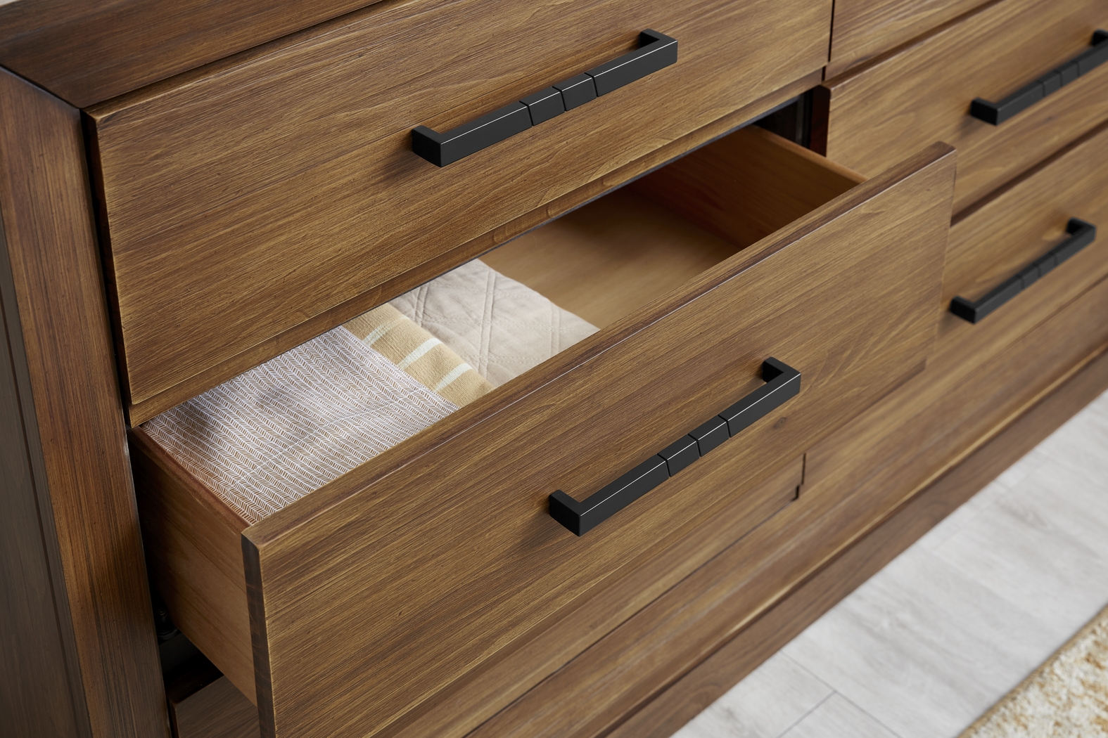 Midnight Jewel Honey 5 Pc Queen Panel Bedroom - Thumbnail - Image 5