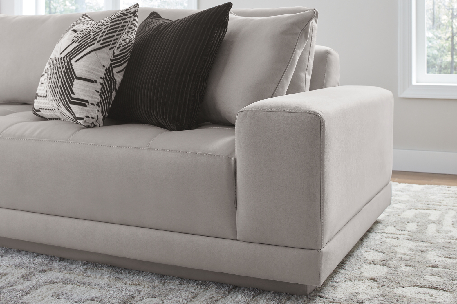 Milano Platinum 2 Pc Sectional - Thumbnail - Image 4