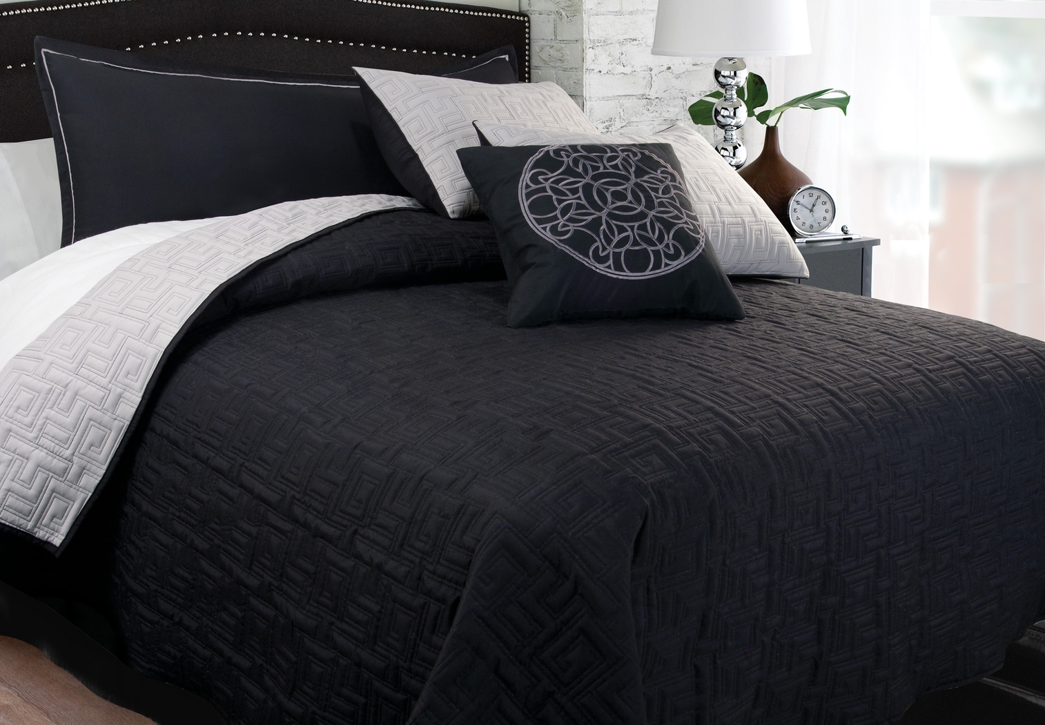 Milla Black 5 Pc Queen Coverlet Set - Thumbnail - Image 1