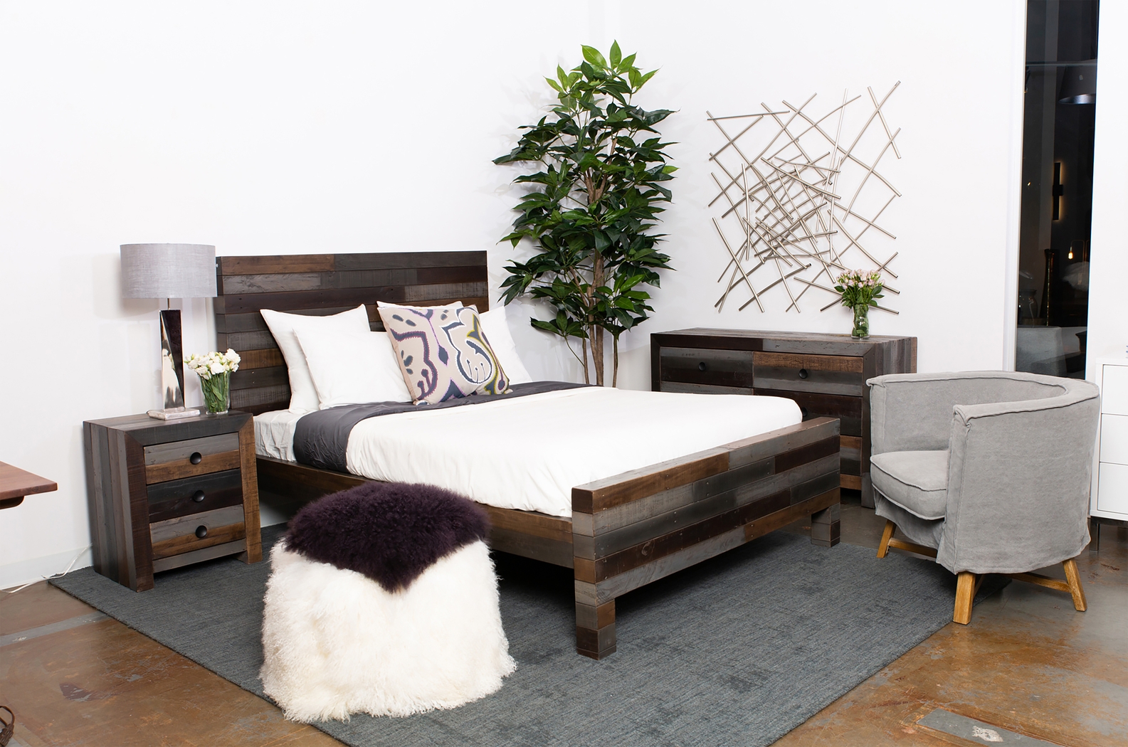 Minley Gray Accent Chair - Thumbnail - Image 4