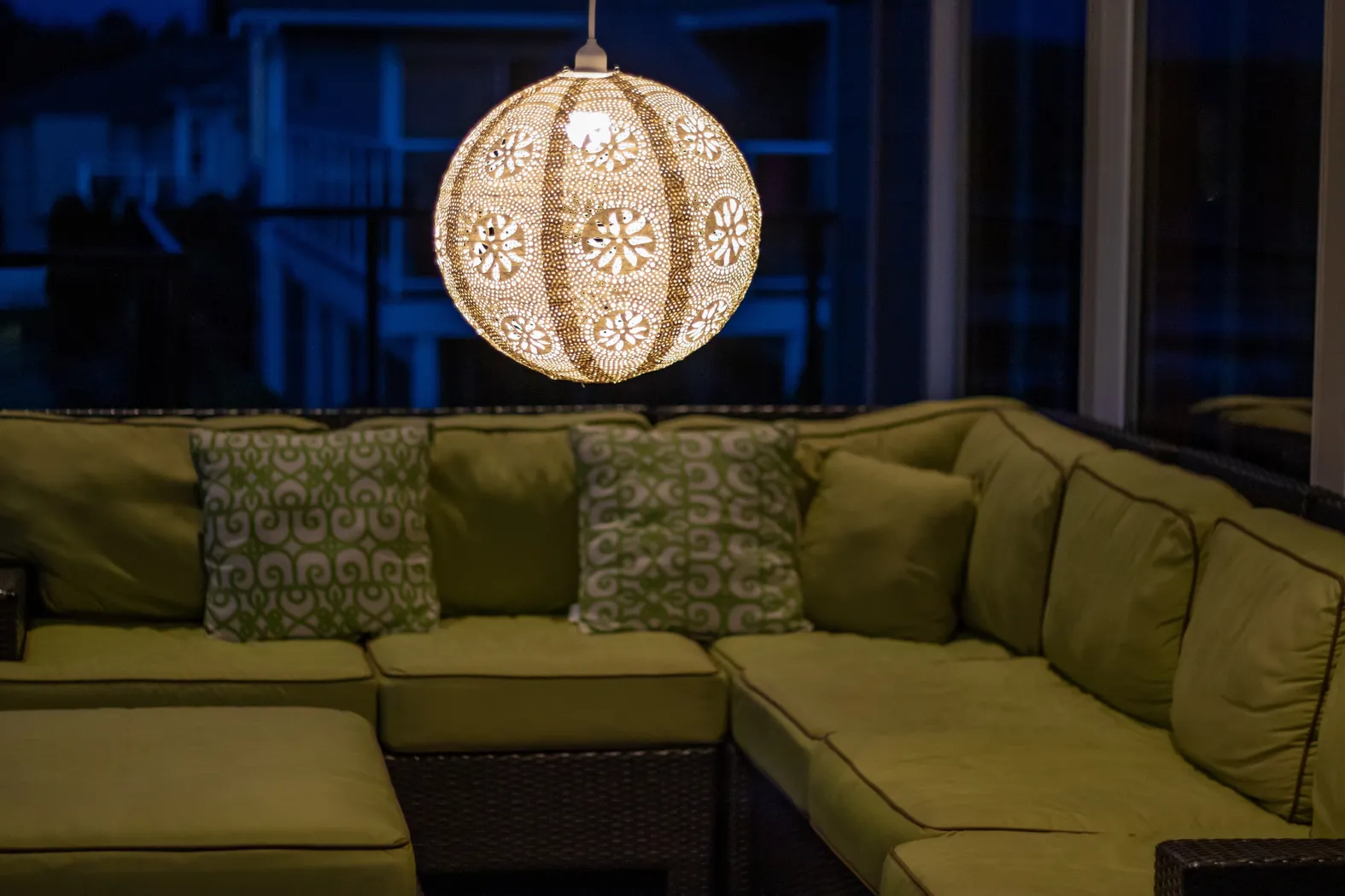 Mino Oaks Outdoor Cream Lantern - Thumbnail - Image 7