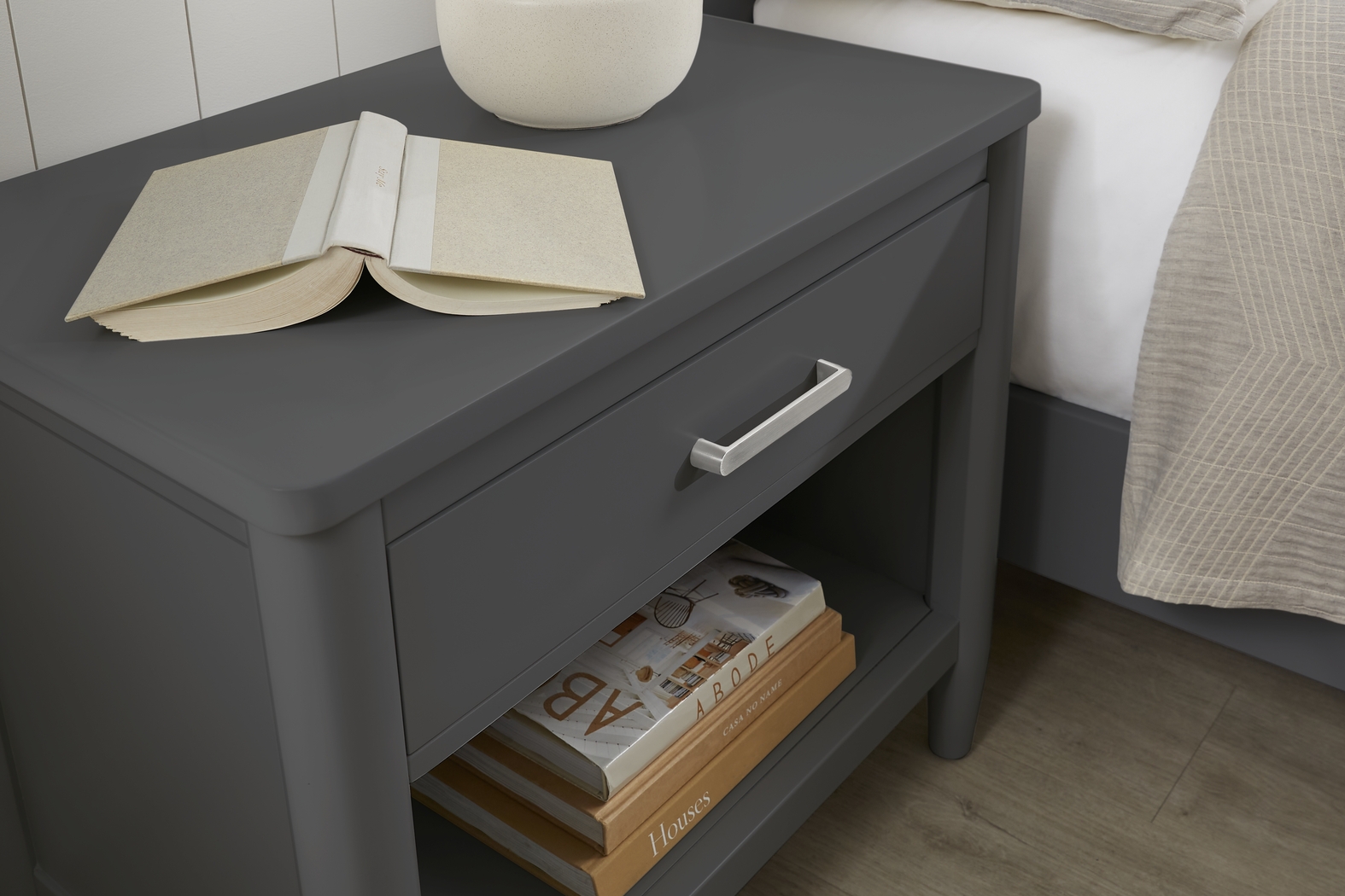 Modern Villa Iron Ore 7 Pc King Panel Bedroom - Thumbnail - Image 9