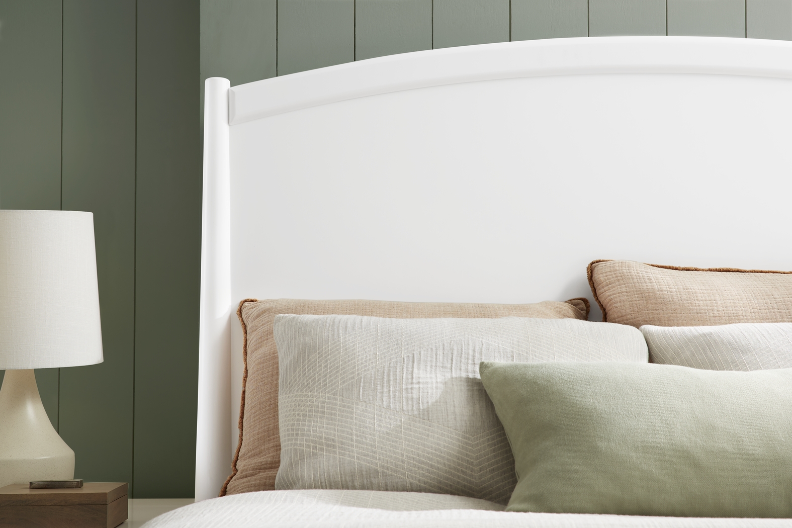 Modern Villa White 5 Pc King Panel Bedroom - Thumbnail - Image 3