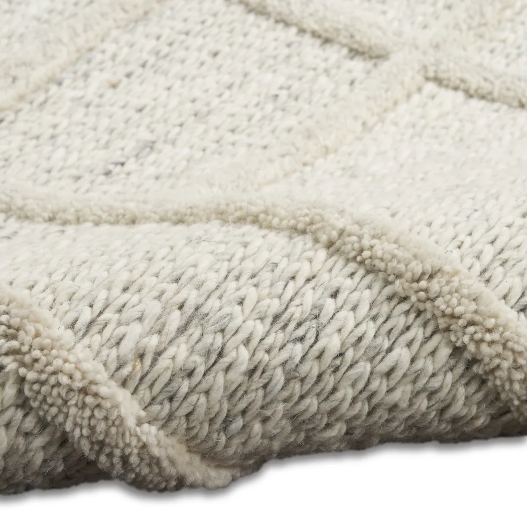 Modra Beige 5'3 x 7'3 Rug - Thumbnail - Image 3
