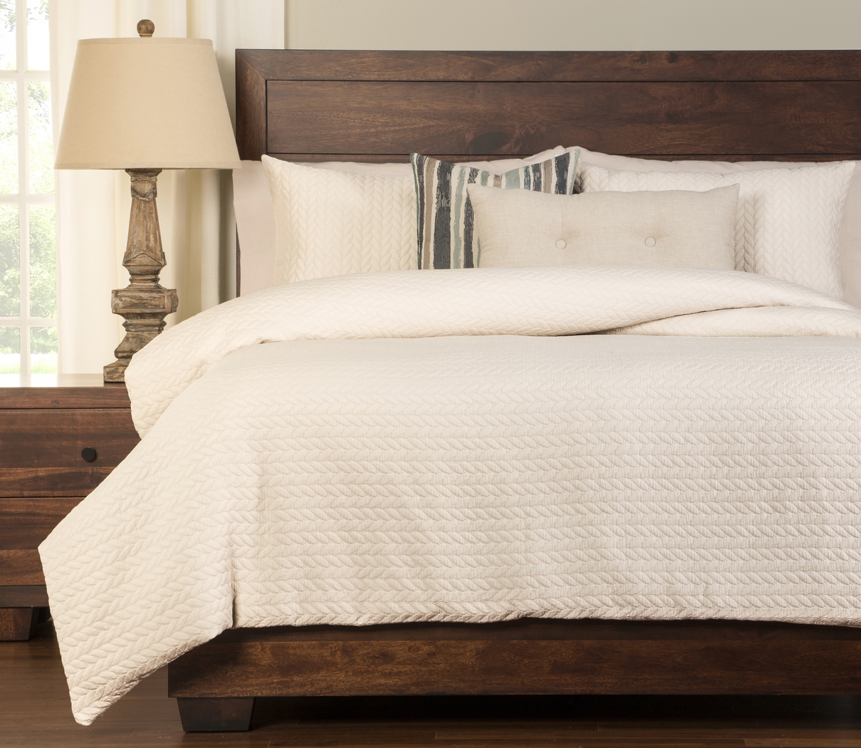 Mohill Shore White 6 Pc King Duvet Set - Thumbnail - Image 1