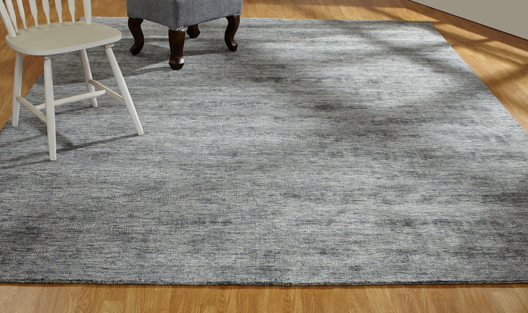 Moncha Gray 7'6 x 9'6 Rug - Thumbnail - Image 2