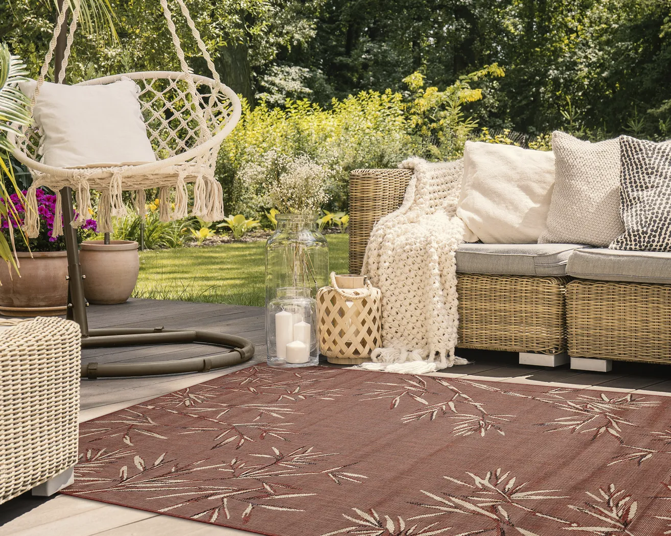Montdover Red 4'10 x 7'6 Indoor/Outdoor Rug - Thumbnail - Image 3