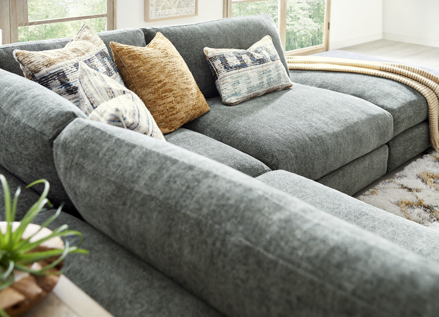 Montecito Charcoal 7 Pc Sectional Living Room - Thumbnail - Image 8