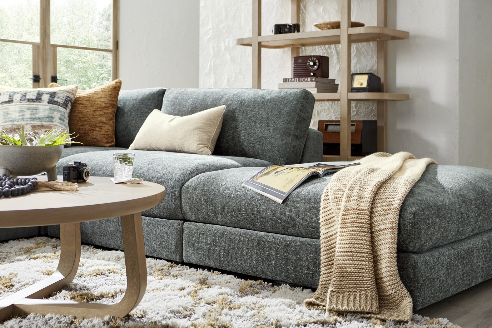 Montecito Charcoal 7 Pc Sectional Living Room - Thumbnail - Image 9