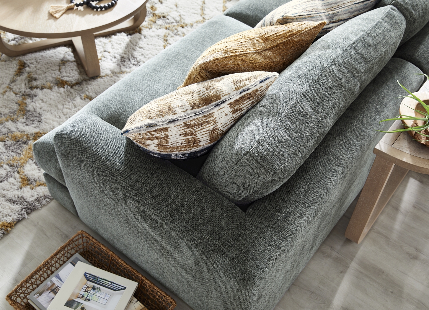 Montecito Charcoal 7 Pc Sectional Living Room - Thumbnail - Image 6