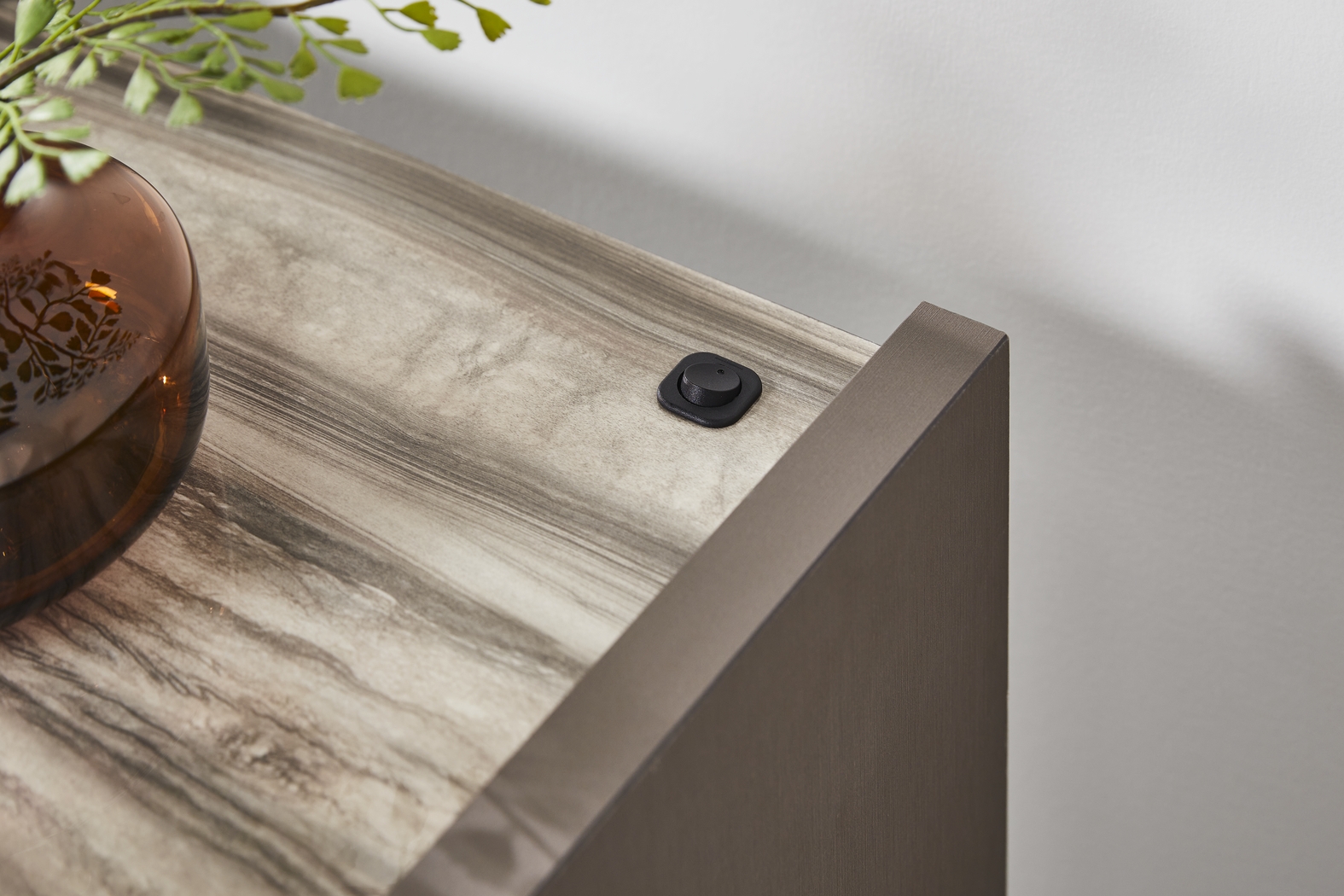 Monterosso Tan 7 Pc King Panel Bedroom - Thumbnail - Image 10