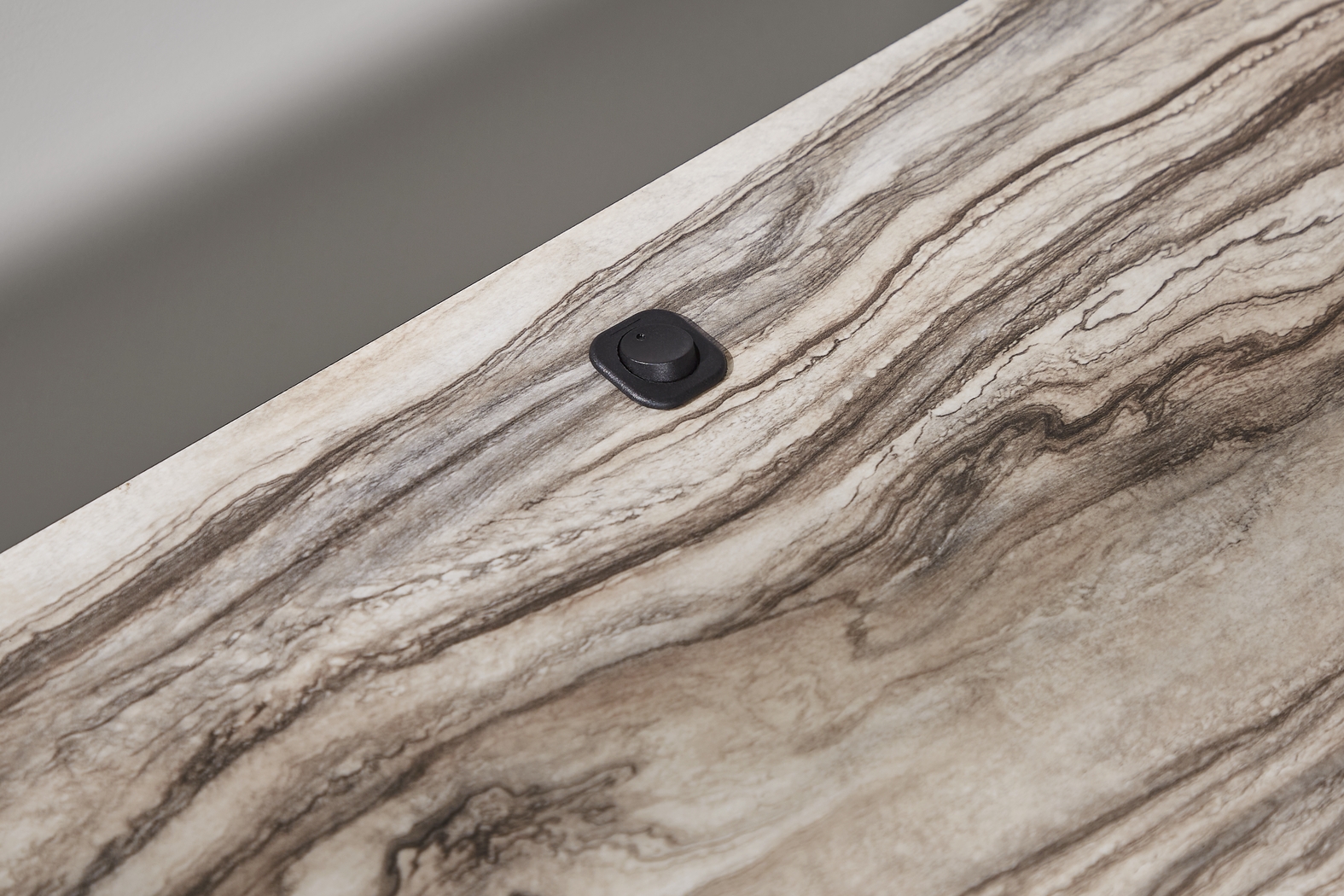 Monterosso Tan 8 Pc King Panel Bedroom with Electric Fireplace - Thumbnail - Image 13