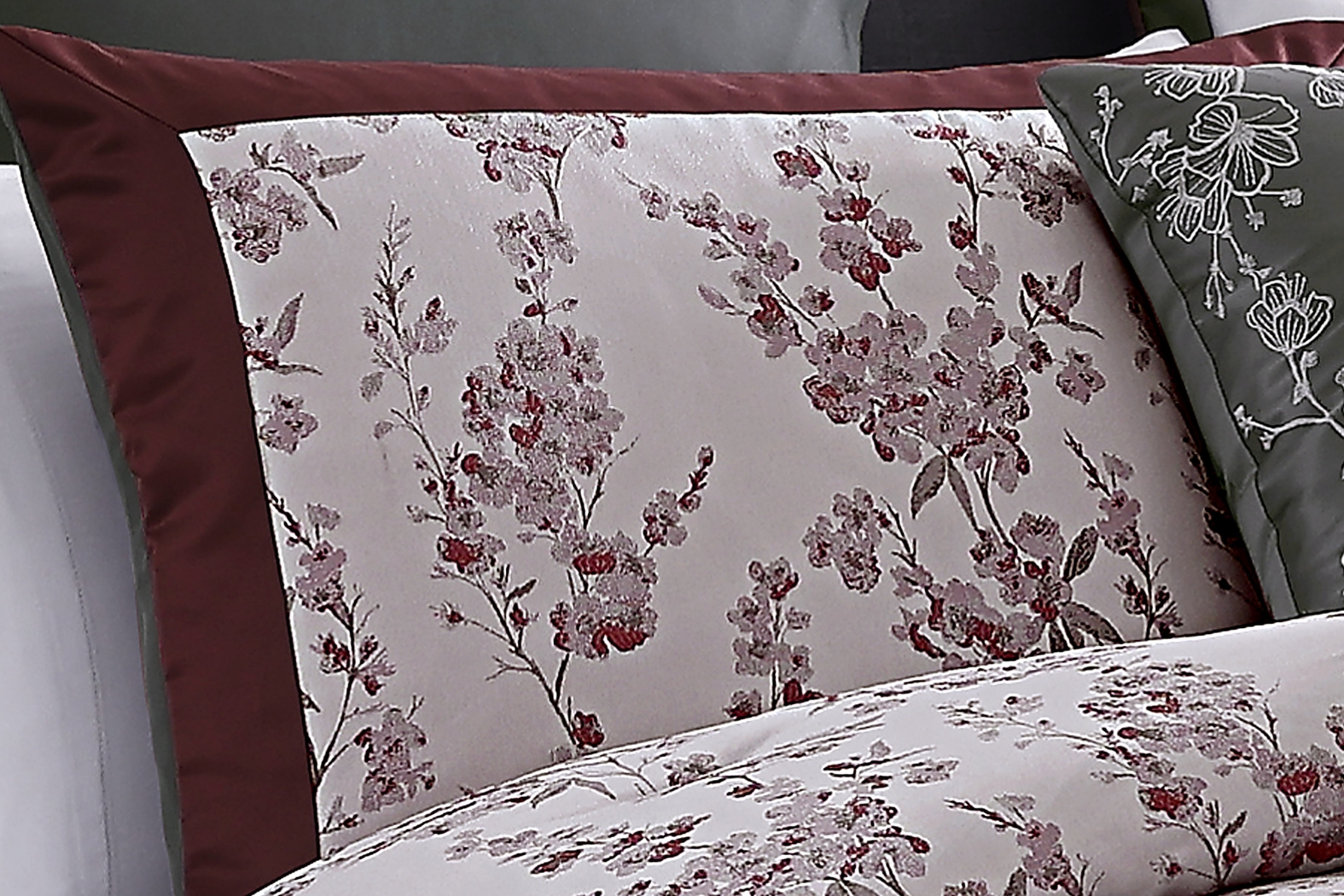 Morlom Burgundy 9 Pc Queen Comforter Set - Thumbnail - Image 4